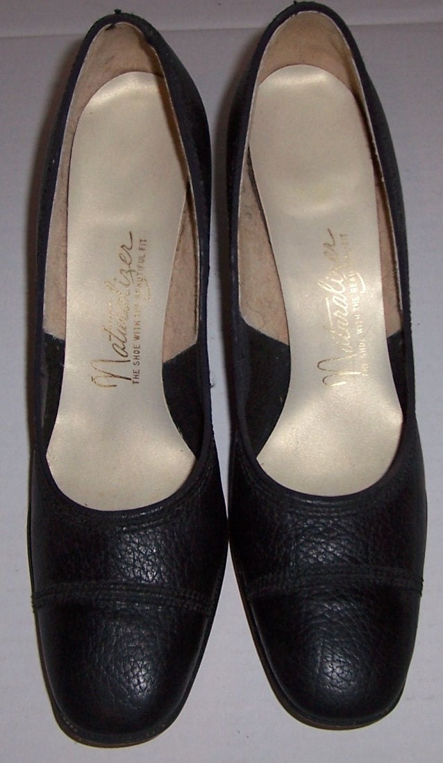 Vintage Naturalizer Ladies Black Leather Slender Fit Shoes