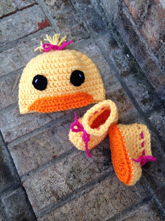 Items similar to Crochet Duck Hat and Booties Baby Girl Set on Etsy