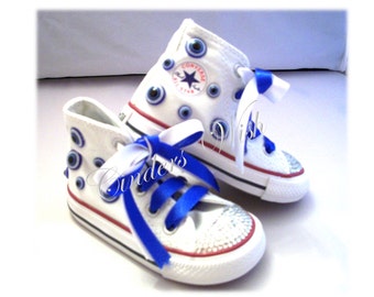 red heart eye converse