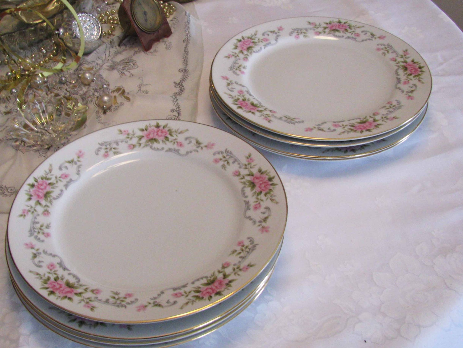 Lovely Fine China Pink Rose Pattern Vintage Dinner Plates Set