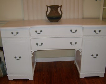 White Vintage Buffet Server Sideboard Media Console Credenza Perfect Changing Table for Nursey