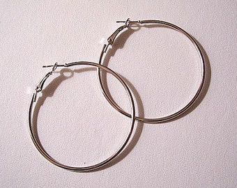 Round Hoops Pierced Post Stud Earrings Silver Tone Stainless Steel Vintage Extra Large Thin Tube Rings Support Clips