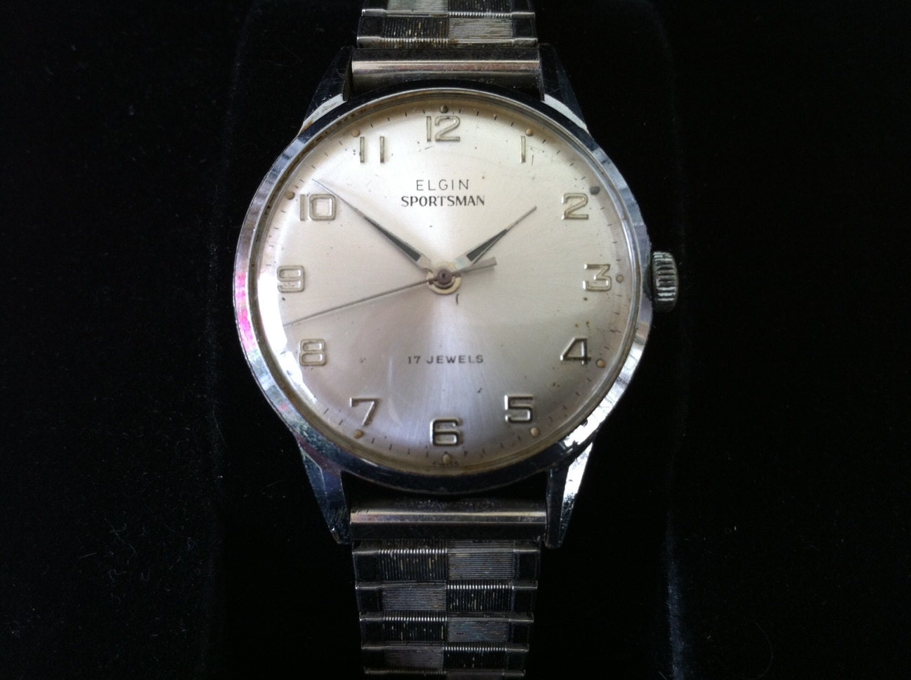 Elgin Sportsman 17 Jewels Men's Watch / Bold Bauhaus Style