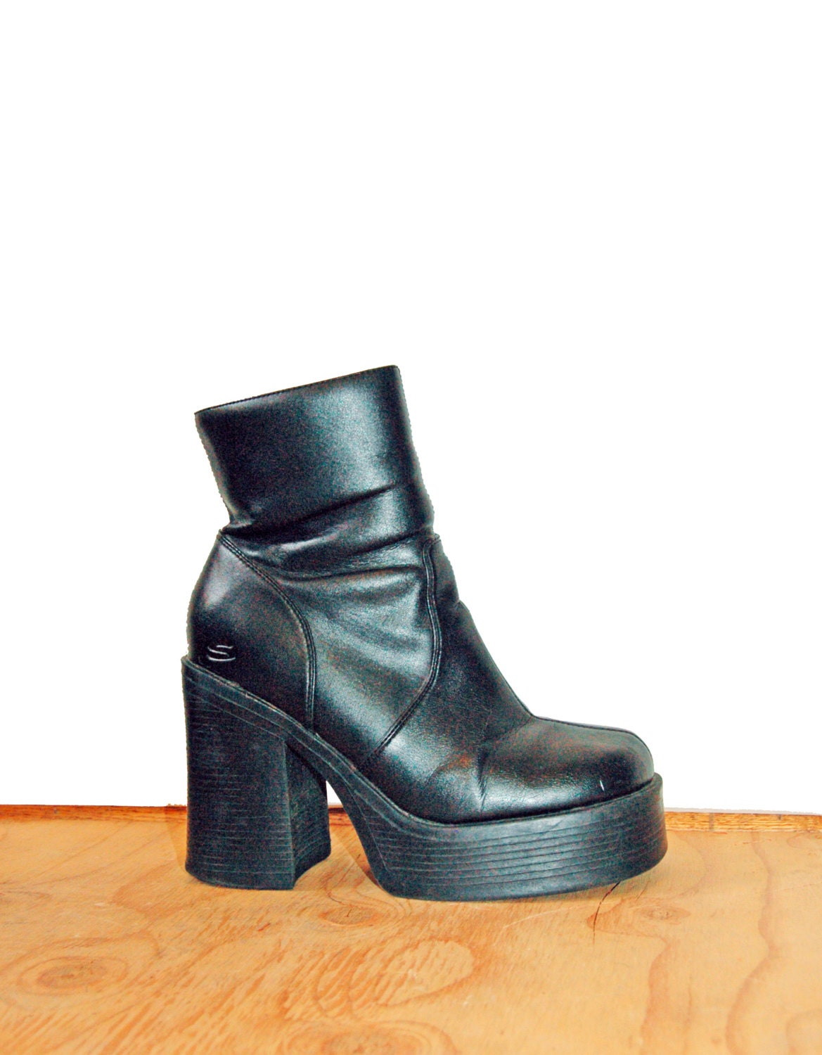 90s chunky platform boots