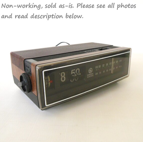 Wood Grain GE Flip Number Alarm Clock Radio 74305F General