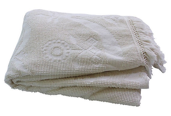 Chenille Blanket w/ Fringe White Hobnail Chenille Bedspread