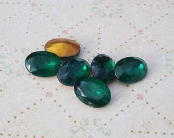 Vintage 14x10mm Czech Emerald Green Flawed Gold Foiled Pointed Back Oval Glass Jewels or Cabs (6 pieces)