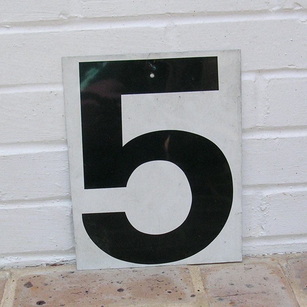 Vintage Metal Number 5 Five Sign or 0 Zero Sign Vintage