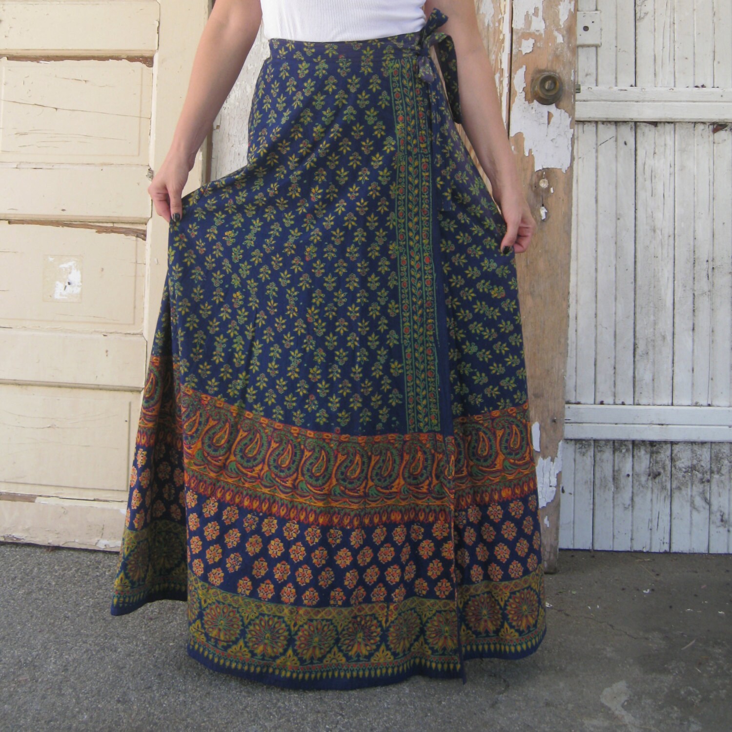 Indian Ethnic Print Maxi Skirt vintage 70s high waisted wrap