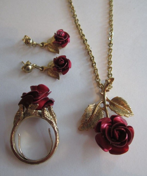 Red Roses SET Vintage Necklace Ring Earrings with Red Metal