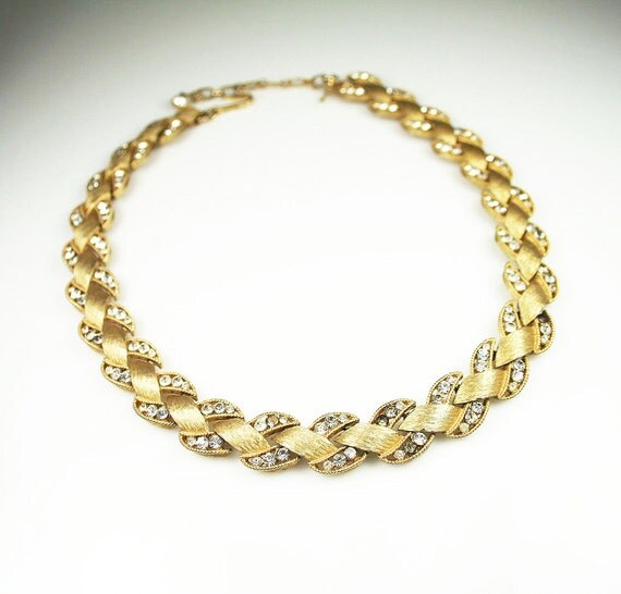 Vintage Crown Trifari Gold Metal Diamante Rhinestone Necklace