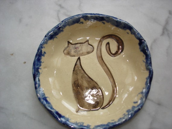 Black Cat impression in clay pottery dish. by golpottery on Etsy