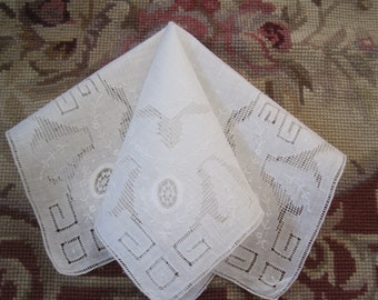 FREE SHIP Vintage Heirloom Bridal MADEIRA Fine Linen Hand Embroidered Wedding Bridal Hankie Mother of the Bride
