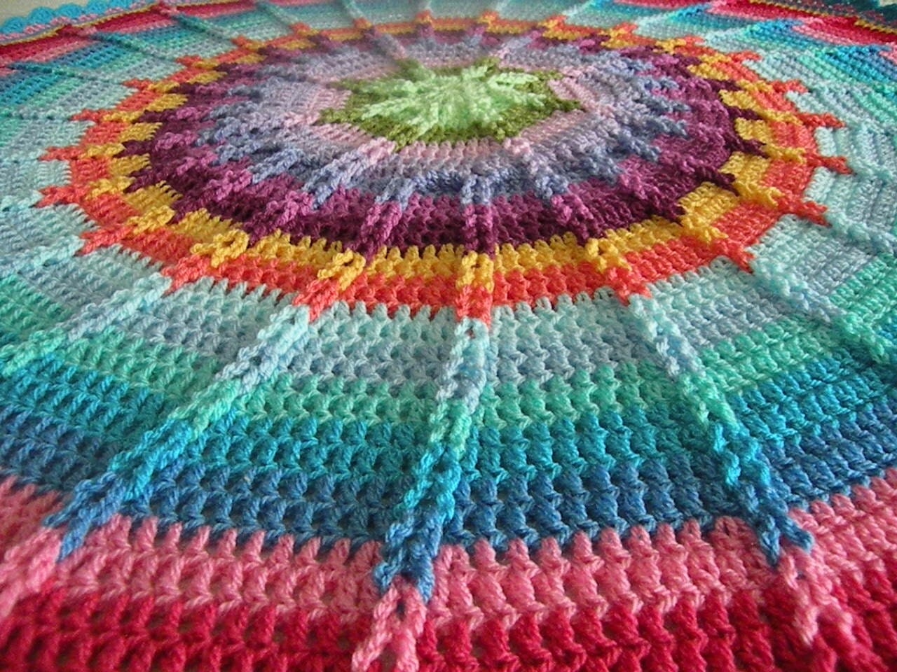 crochet round Jacob's Ladder afghan Lucy colors baby