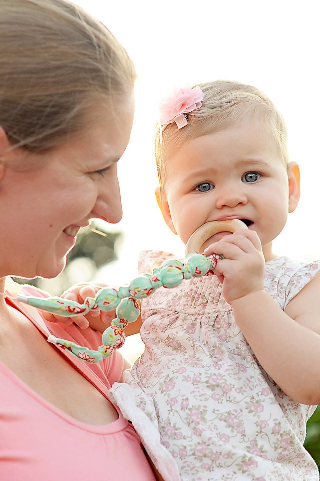 Mint Meadows Teething Ring Necklace for Breastfeeding/Nursing