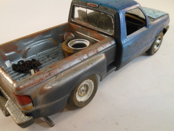 model engine car weathering in Late 1/24 model truck pickup in scale Ford blue Ranger model engine car weathering in Late 1/24 model truck pickup in scale Ford blue Ranger