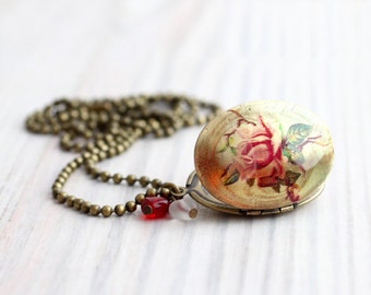 Roses Oval locket necklace - Vintage style - Love jewelry