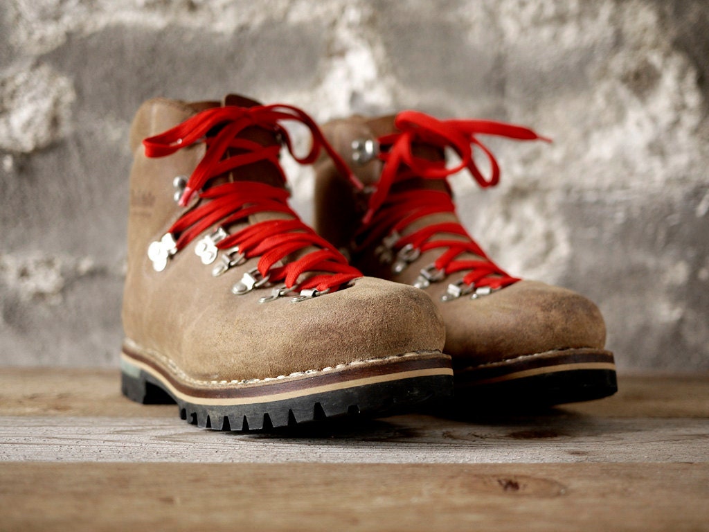 vintage Raichle swiss hiking boots 10 W