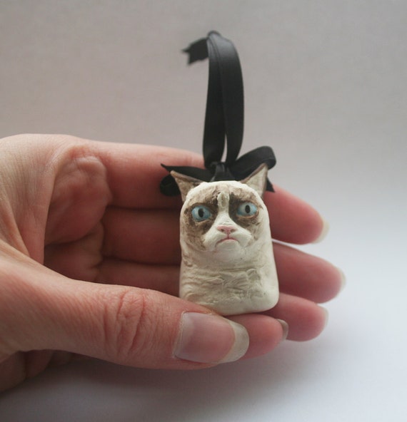 Grumpy Cat Holiday Ornament Glazed Porcelain Co-meme-orative
