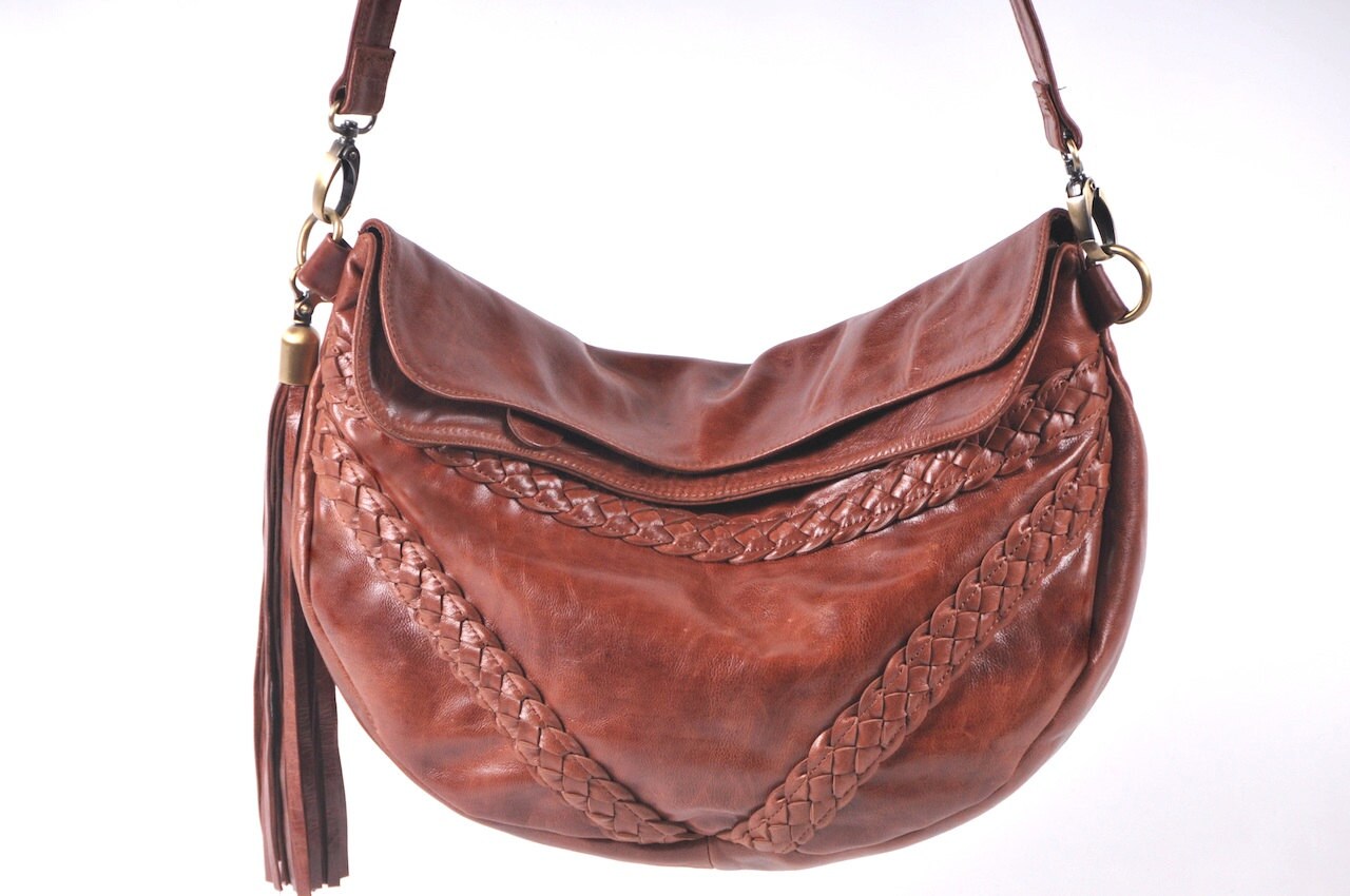 TRIANGULO. Brown leather crossbody bag / leather shoulder bag