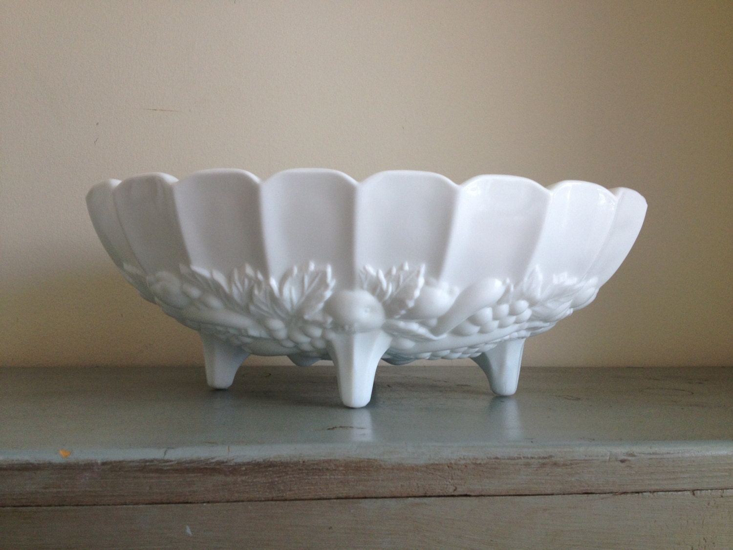 Vintage white milk glass bowl / vintage milk glass serving