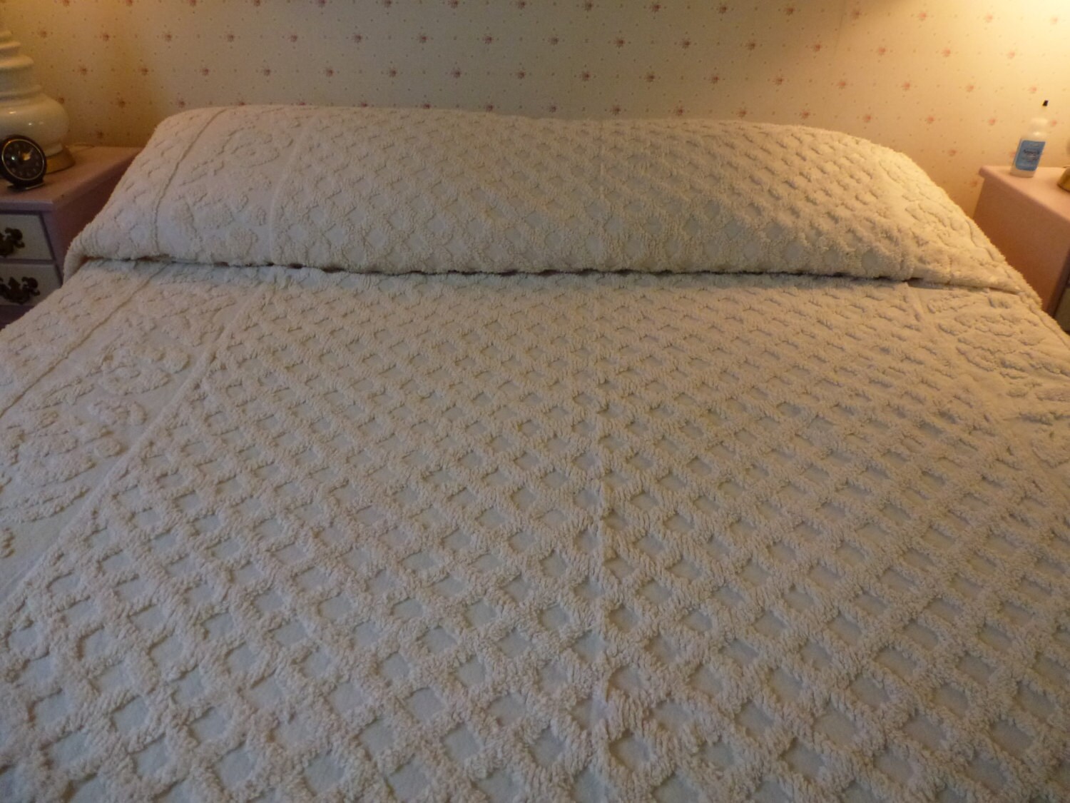 Vintage Chenille Queen Size Bedspread in Cream Color
