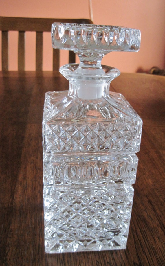 Liquor Decanter Diamond Cut Square Pressed Glass Glass Stopper