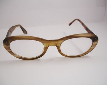 Amazing Vintage Cat Eye Women's Eyeglasses - See our huge collection of vintage eyewear