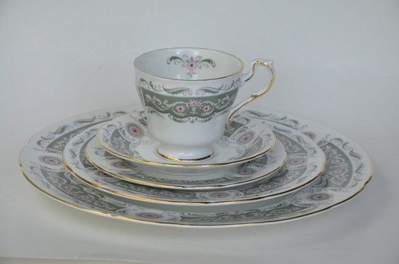 Paragon China Set Mayfair Pattern