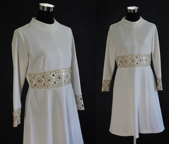 Vintage Dress 60s Mod dress Granny Ivory Off by GrandmaHadItGoinOn