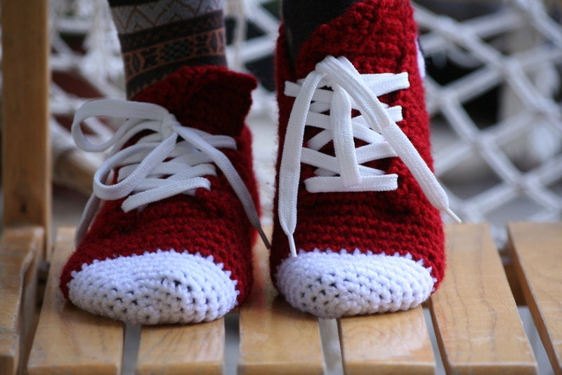 Crochet red adult converse slippers/crochet by AmAndAreUBUNTU