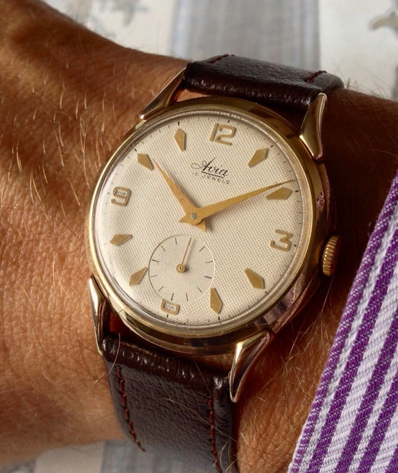 Outstanding 1950s Avia 15 Jewel vintage mens gold filled Swiss