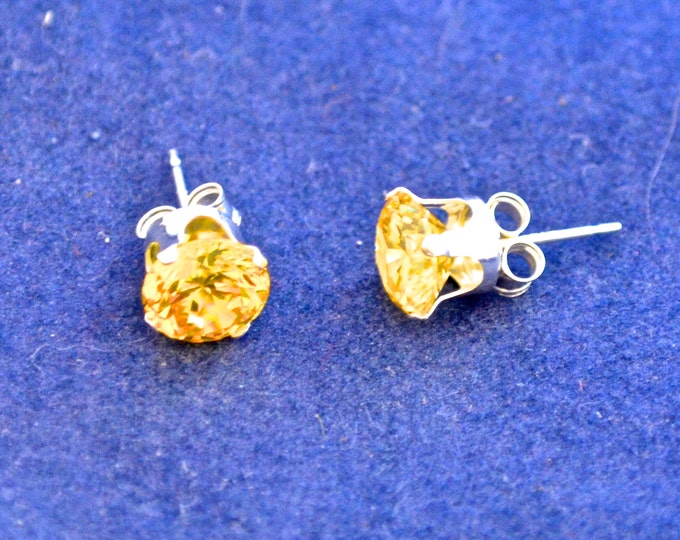 Yellow Diamond Studs, 7mm Round, Simulated, Set in Sterling Silver, Superior Luster E356