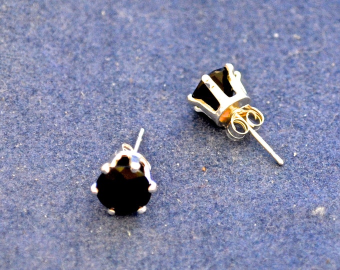 Oxyx Stud Earrings, Natural, Black, Large 7mm Round, Set in Sterling Silver E361