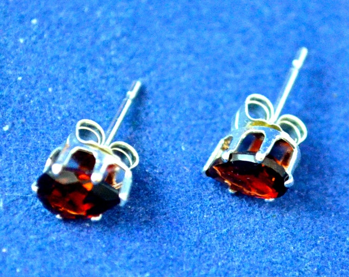 Garnet Stud Earrings, 6x4mm Pear, Natural, Set in Sterling Silver E174