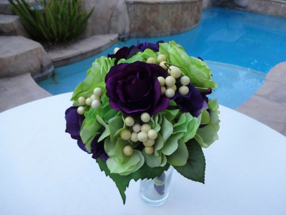 Bridesmaid bouquet in plum and lime green