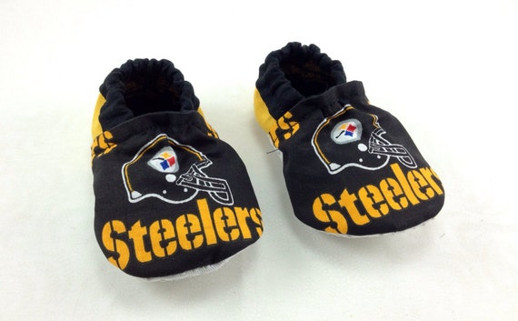 Items similar to Pittsburgh Steelers baby shoes, NFL, football crib ...