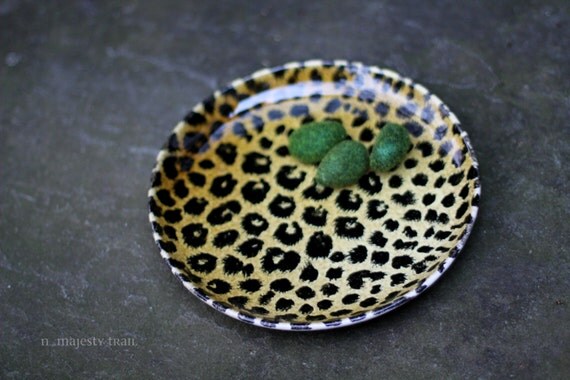 Cheetah+Zebra+Dinnerware Cheetah Print Pottery Serving Plate. Vintage. Italy, Lord & Taylor ...