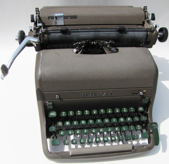 Royal HH Typewriter 1954-1957 Brown with Green Keys