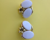 WhiteThermoset Lucite Earrings Set In Silvertone Adrorned With Flowers Free Ship
