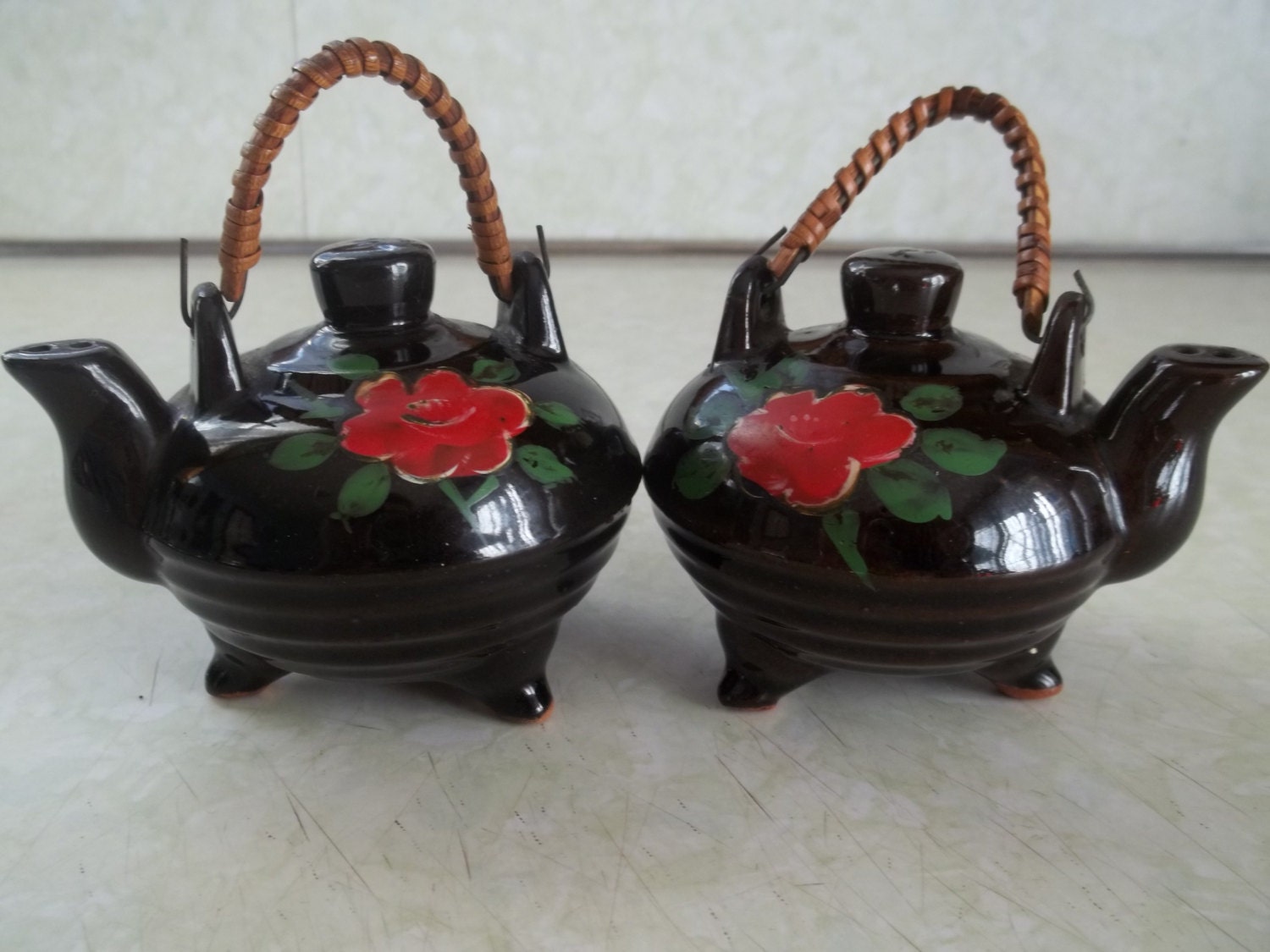 Vintage Salt and Pepper Shakers Teapots with Roses Japan Haute Juice