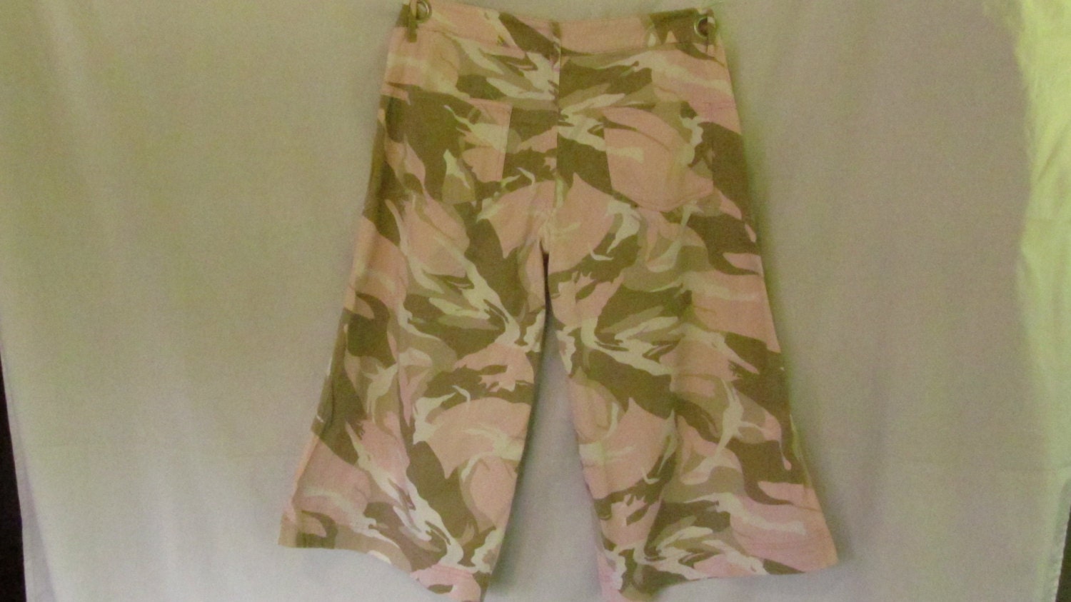 pink camo capris