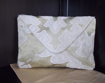 Leonore Envelope Clutch Cream