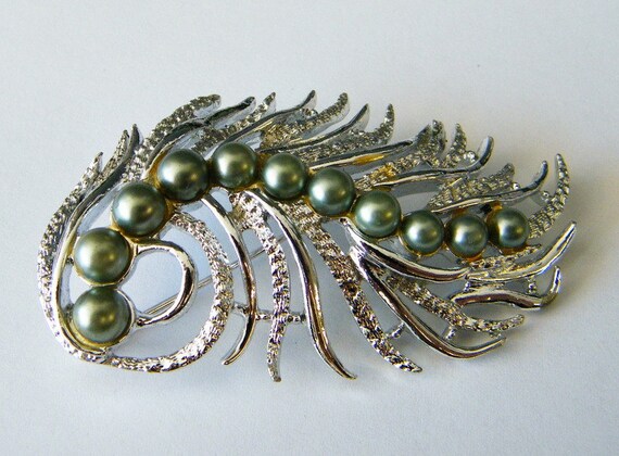 Vintage Sarahoov Pin Brooch Olive Green Pearl by SimonsGems