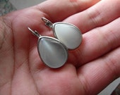 Dangle earrings, white, cats eye, teardrop, wedding, mother of pearl imitation, cat eye, celebrity inspired