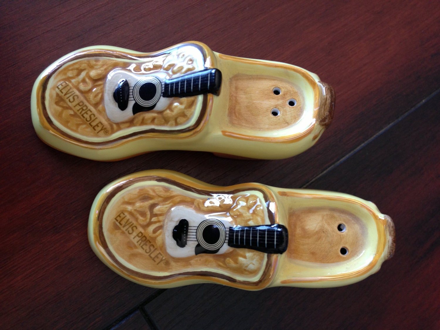 Elvis Shoe Salt and Pepper Shaker EPE Official by GloryDayz