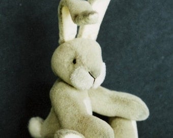 Bunny Rabbit pattern and Illustrated Instructions for Bugs, a 4" jointed miniature Rabbit (downloadable PDF)