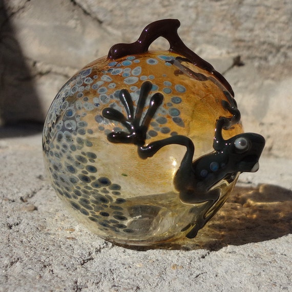 glass blown frog