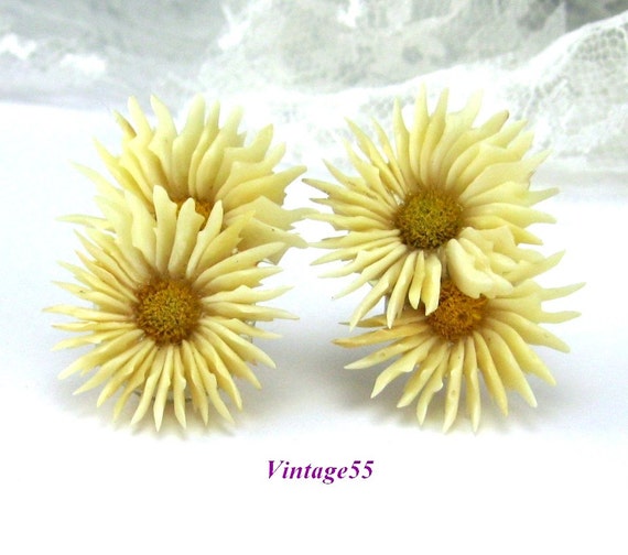 Vintage Earrings Celluloid Daisy Petal screw back 1930