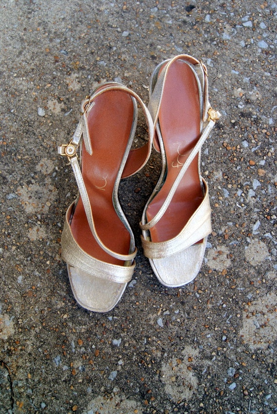 Vintage 1970s Gold Brocade Strappy Sandals ala American Hustle 7M